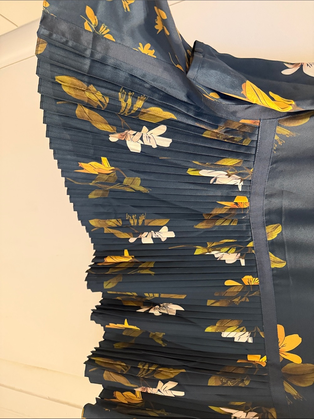 NWT 🔥 Ted Baker Size 12 L Savanna Navy Floral Pleated-Hem Mini Dress - Picture 10 of 10